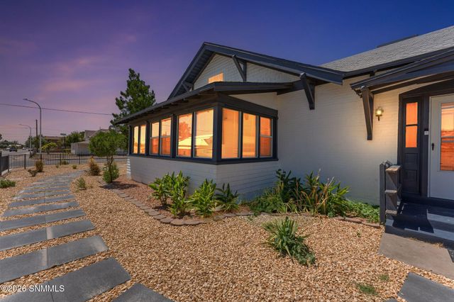 712 W Court Avenue, Las Cruces, NM 88005