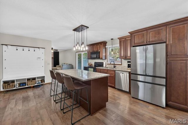 509 Thistle Lane, Swansea, IL 62226