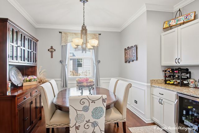 2165 Walnut Glen Boulevard, Island Lake, IL 60042