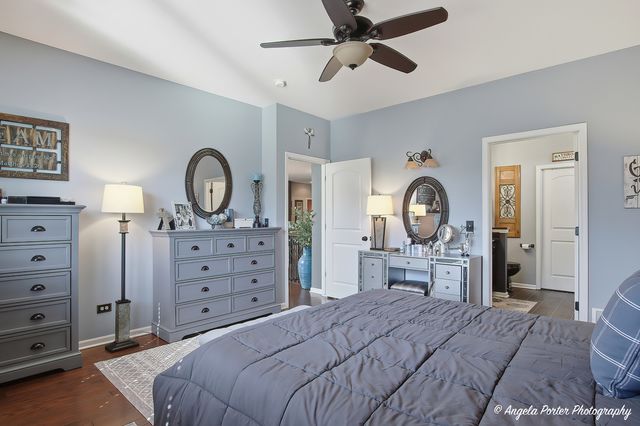 2165 Walnut Glen Boulevard, Island Lake, IL 60042