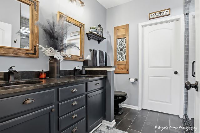 2165 Walnut Glen Boulevard, Island Lake, IL 60042