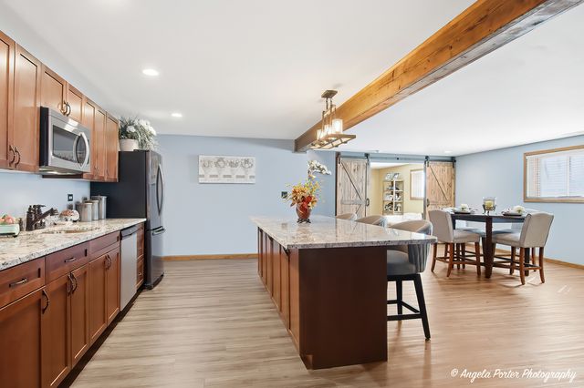 2165 Walnut Glen Boulevard, Island Lake, IL 60042