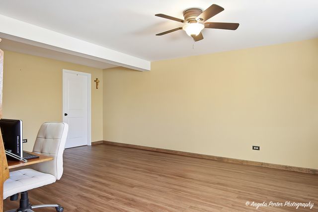 2165 Walnut Glen Boulevard, Island Lake, IL 60042