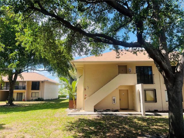 5981 Washington St 219, Hollywood, FL 33023