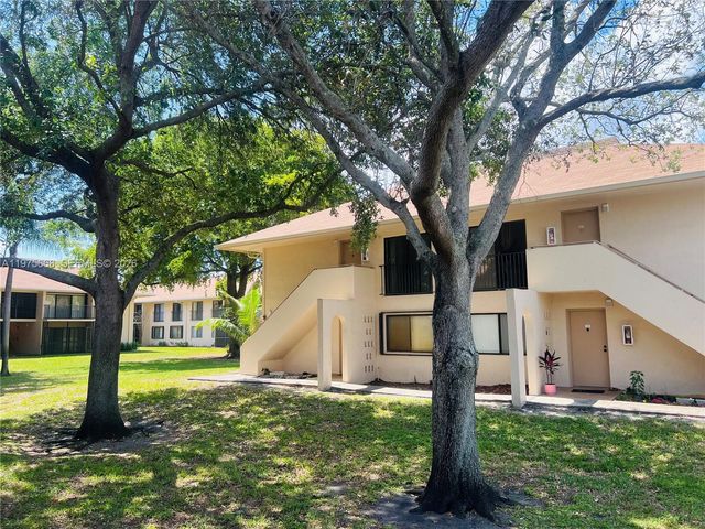 5981 Washington St 219, Hollywood, FL 33023