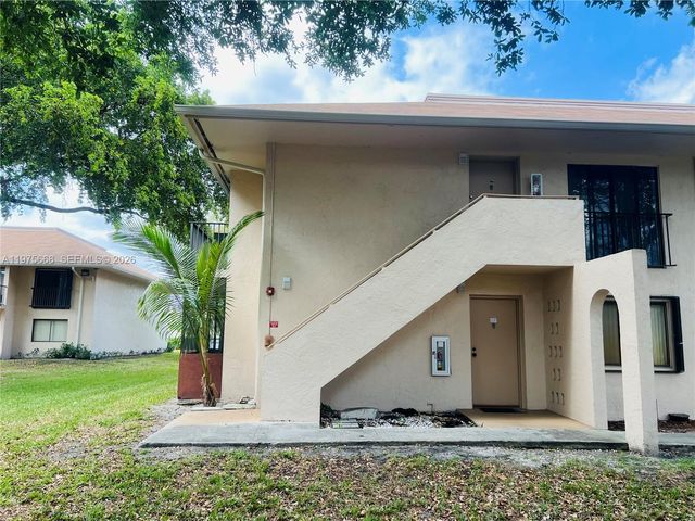 5981 Washington St 219, Hollywood, FL 33023