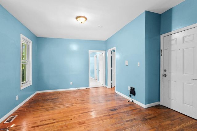 681 S 11Th St 3, Newark City, NJ 07103