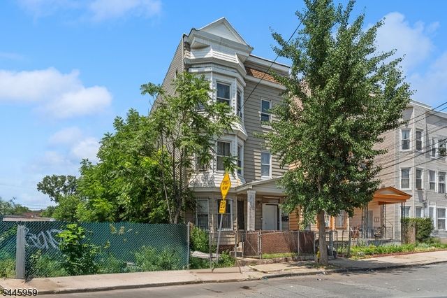 681 S 11Th St 3, Newark City, NJ 07103