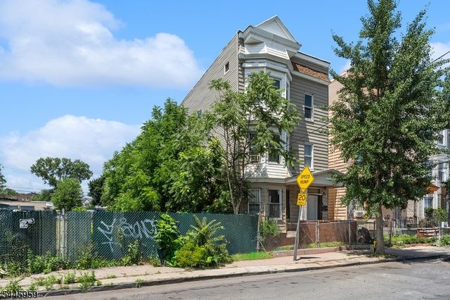 681 S 11Th St 3, Newark City, NJ 07103