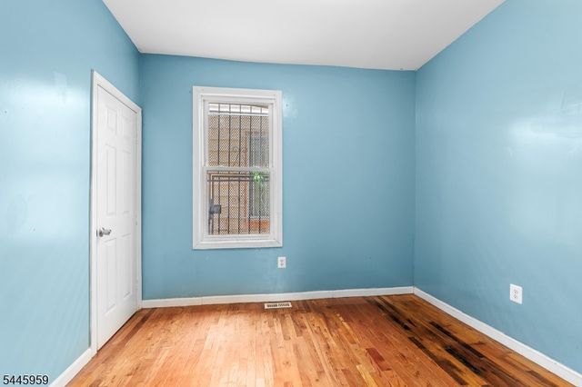 681 S 11Th St 3, Newark City, NJ 07103