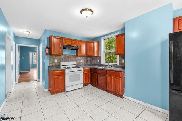 681 S 11Th St 3, Newark City, NJ 07103