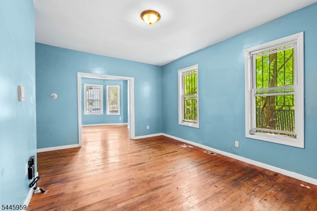 681 S 11Th St 3, Newark City, NJ 07103