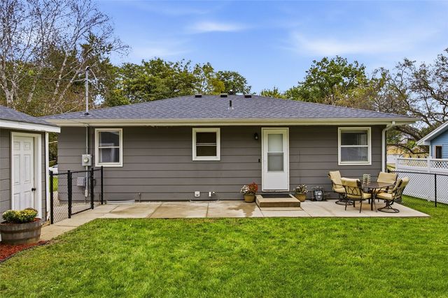 1648 24th Street NW, Cedar Rapids, IA 52405