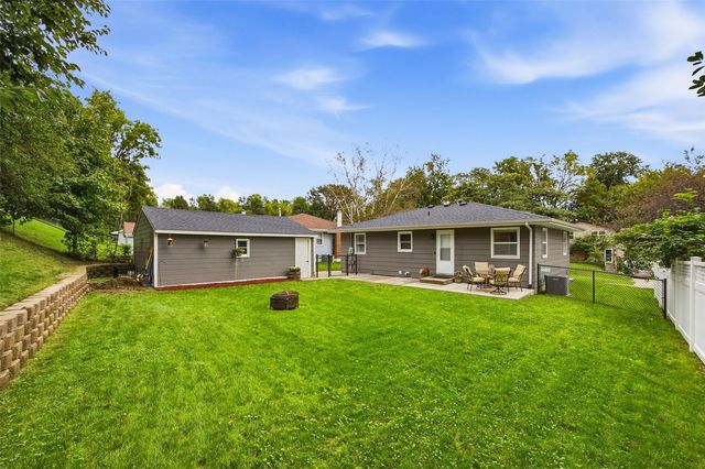1648 24th Street NW, Cedar Rapids, IA 52405