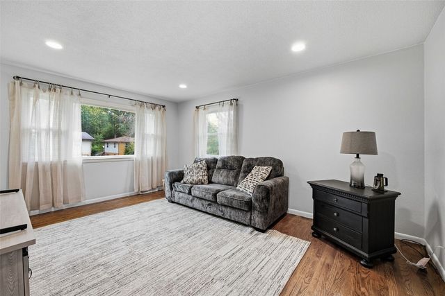 1648 24th Street NW, Cedar Rapids, IA 52405