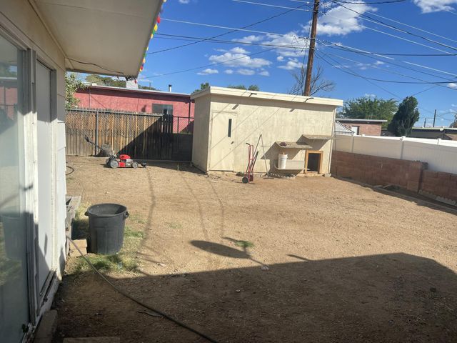 1114 Morris Street NE, Albuquerque, NM 87112