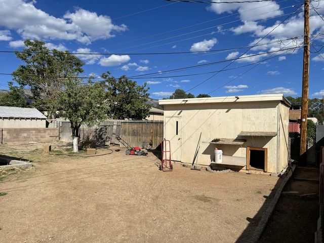 1114 Morris Street NE, Albuquerque, NM 87112
