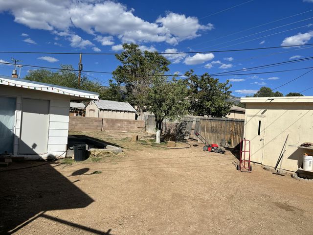 1114 Morris Street NE, Albuquerque, NM 87112