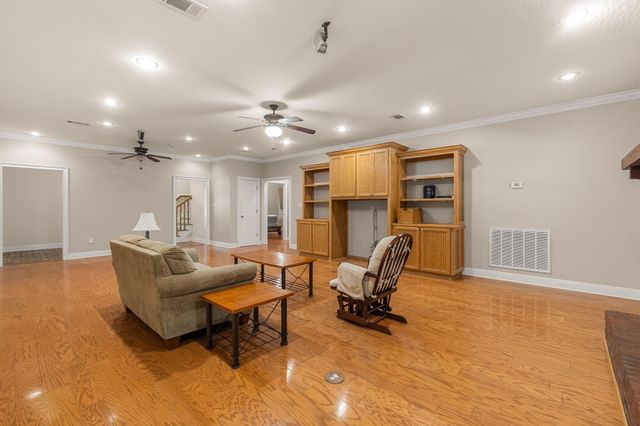 33 Pinedale Dr., Collins, MS 39428