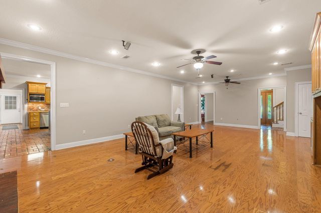 33 Pinedale Dr., Collins, MS 39428