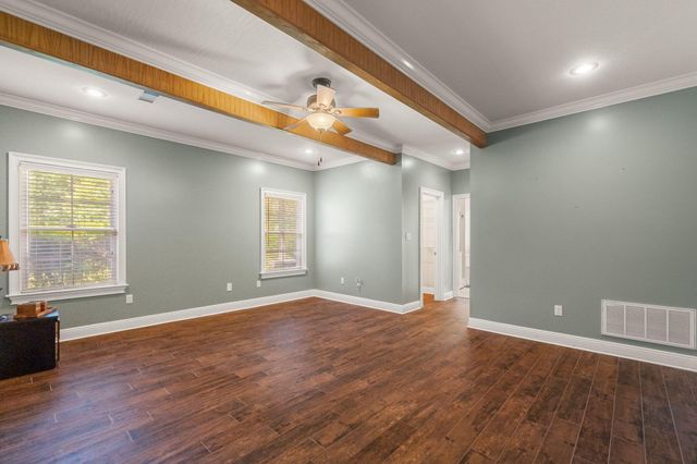 33 Pinedale Dr., Collins, MS 39428