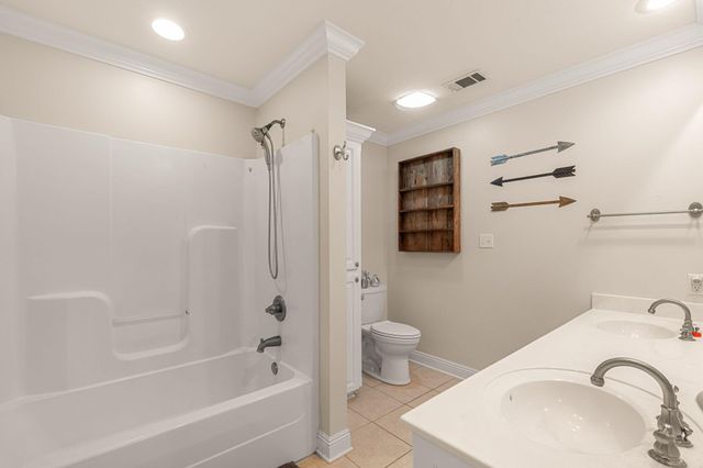 33 Pinedale Dr., Collins, MS 39428