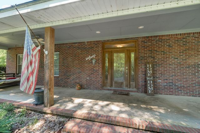 33 Pinedale Dr., Collins, MS 39428