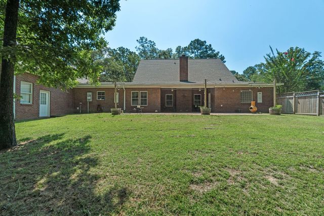 33 Pinedale Dr., Collins, MS 39428