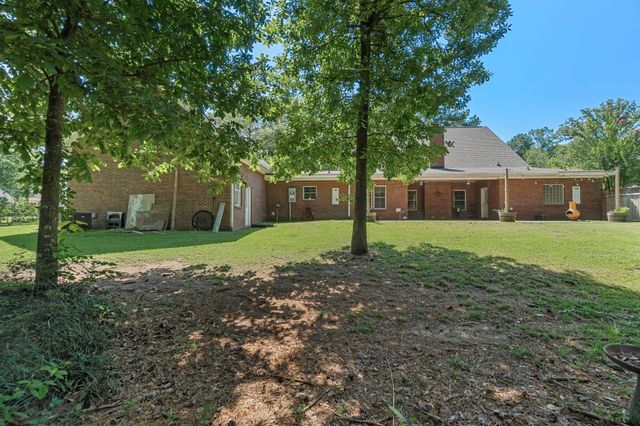 33 Pinedale Dr., Collins, MS 39428