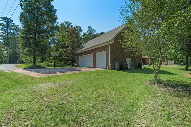 33 Pinedale Dr., Collins, MS 39428