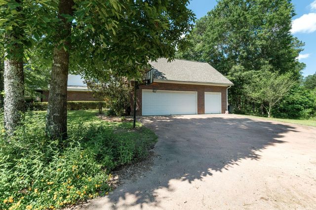 33 Pinedale Dr., Collins, MS 39428