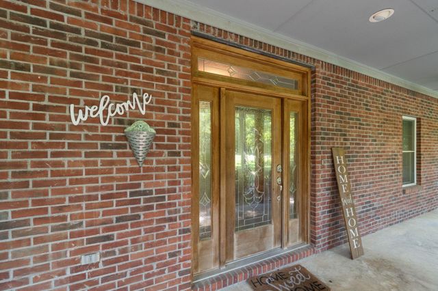 33 Pinedale Dr., Collins, MS 39428