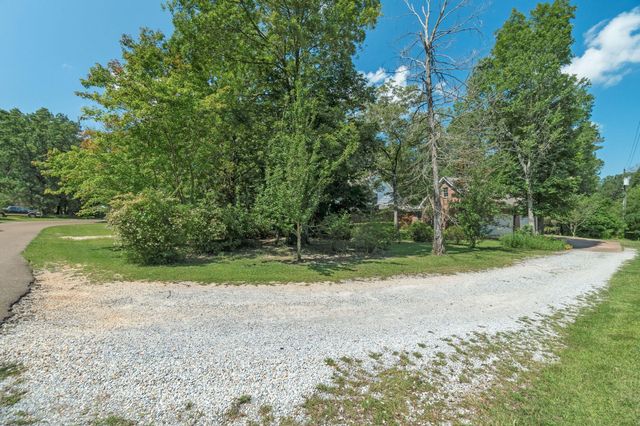 33 Pinedale Dr., Collins, MS 39428