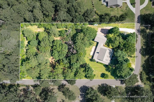 33 Pinedale Dr., Collins, MS 39428