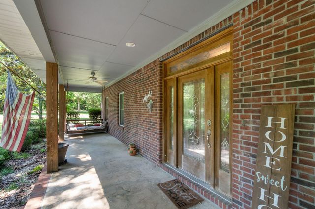 33 Pinedale Dr., Collins, MS 39428