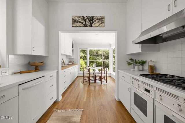 1860 Midlothian Drive, Altadena, CA 91001