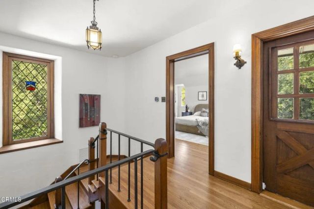 1860 Midlothian Drive, Altadena, CA 91001