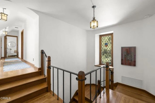 1860 Midlothian Drive, Altadena, CA 91001