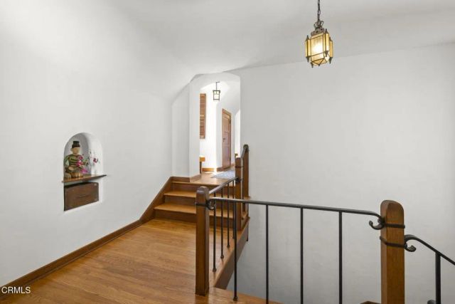 1860 Midlothian Drive, Altadena, CA 91001