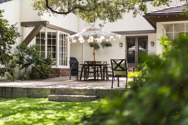 1860 Midlothian Drive, Altadena, CA 91001