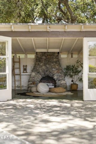 1860 Midlothian Drive, Altadena, CA 91001