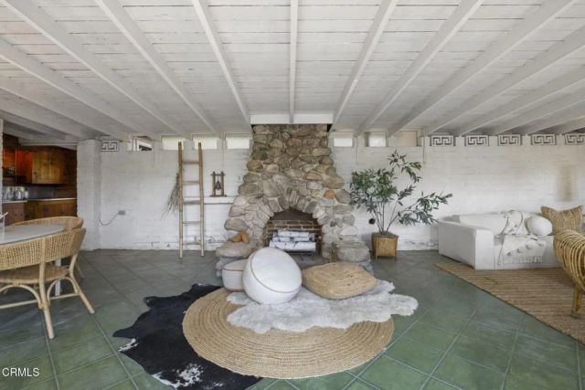 1860 Midlothian Drive, Altadena, CA 91001