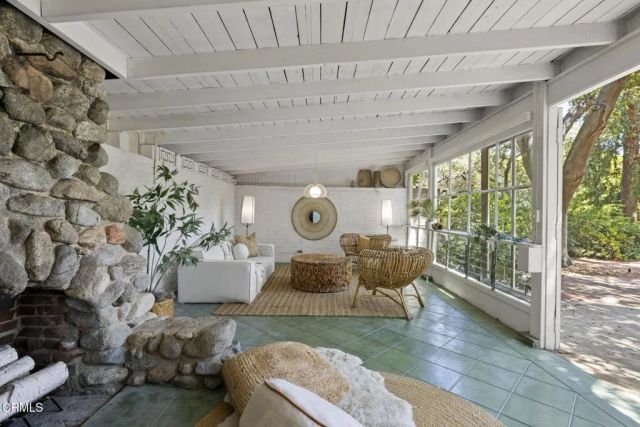 1860 Midlothian Drive, Altadena, CA 91001