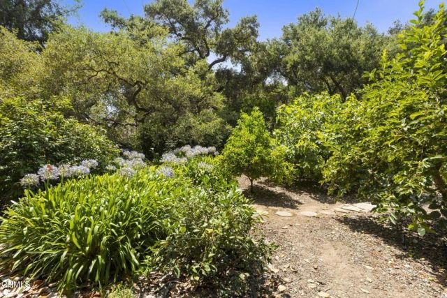 1860 Midlothian Drive, Altadena, CA 91001