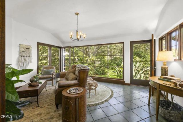 1860 Midlothian Drive, Altadena, CA 91001