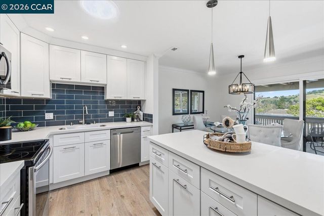 1217 Leisure Ln 5, Walnut Creek, CA 94595