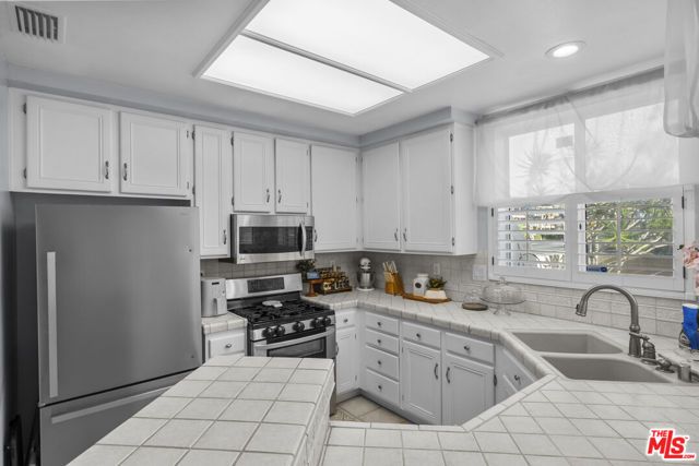 373 Blue Dolphin Drive, Port Hueneme, CA 93041