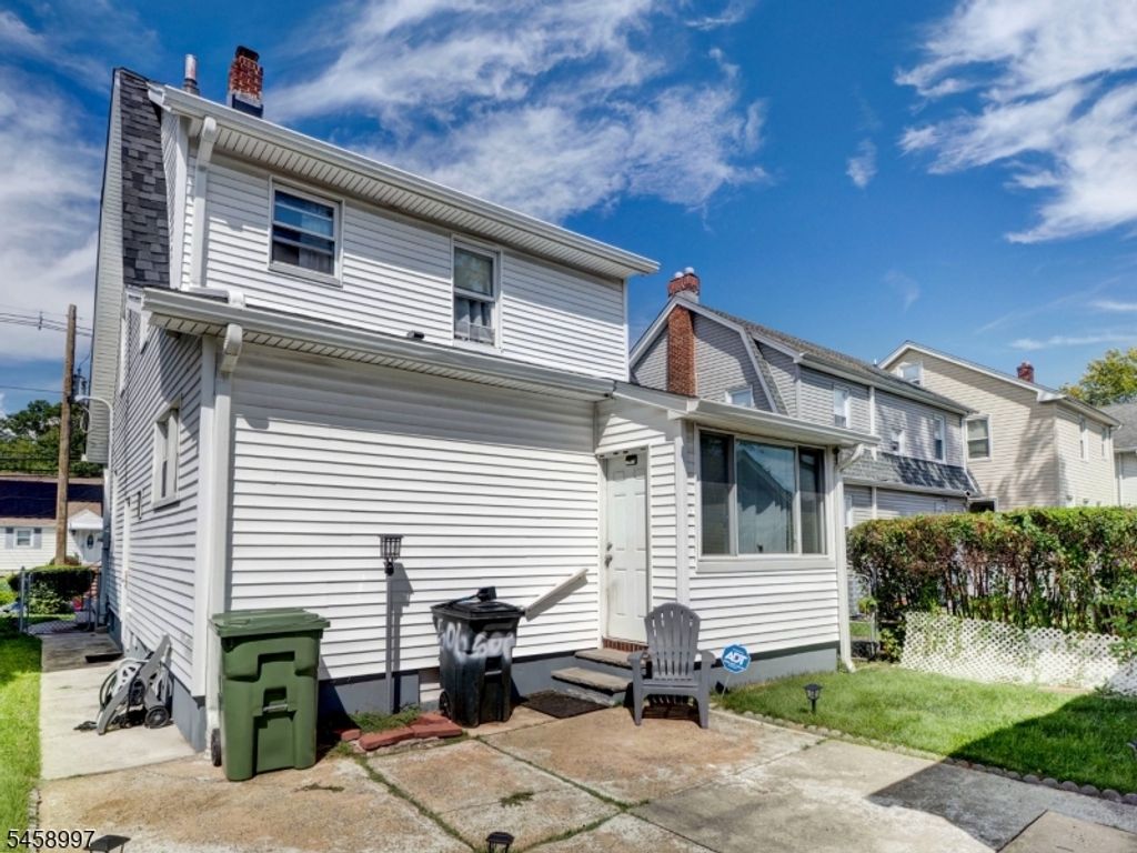 606 E 3Rd Ave, Roselle Boro, NJ 07203 — photo 2