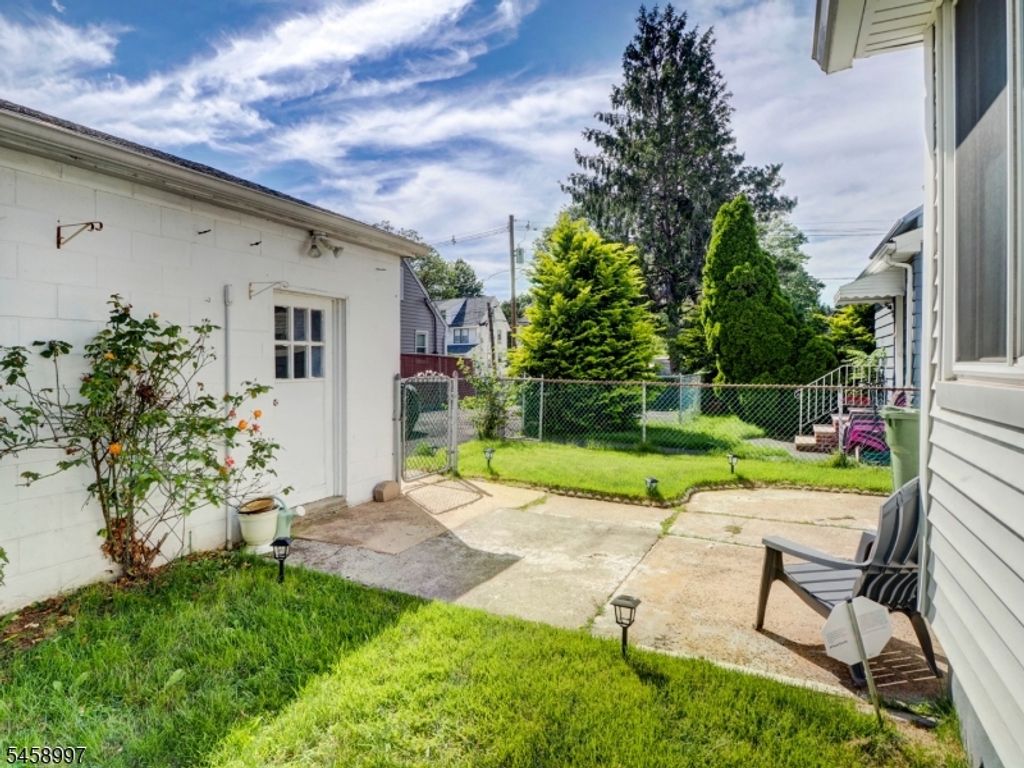 606 E 3Rd Ave, Roselle Boro, NJ 07203 — photo 3
