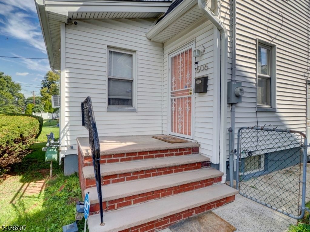 606 E 3Rd Ave, Roselle Boro, NJ 07203 — photo 5